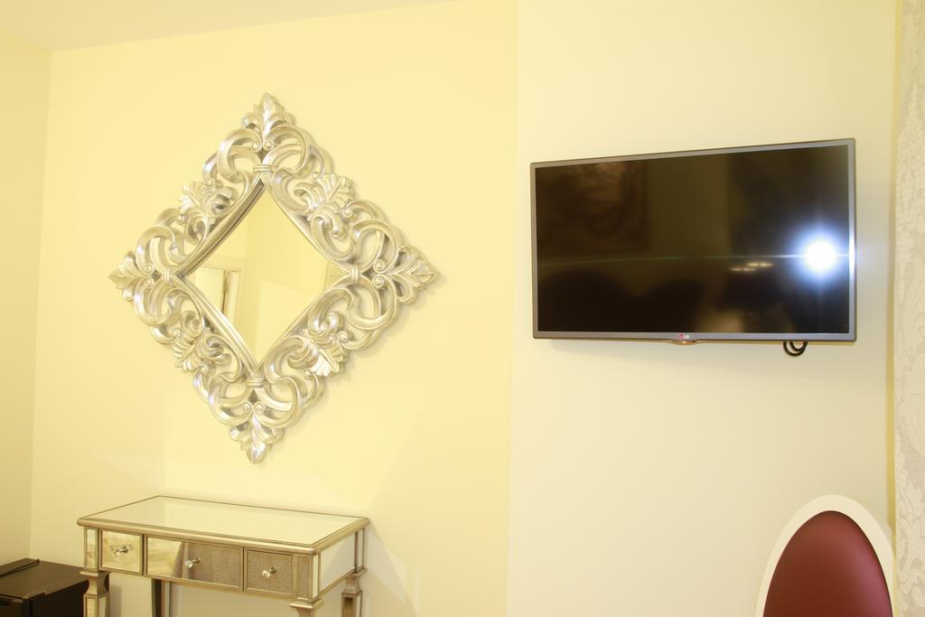 Hostal Flor De Lis- Lojo Hotel Конил-де-ла-Фронтера Екстериор снимка
