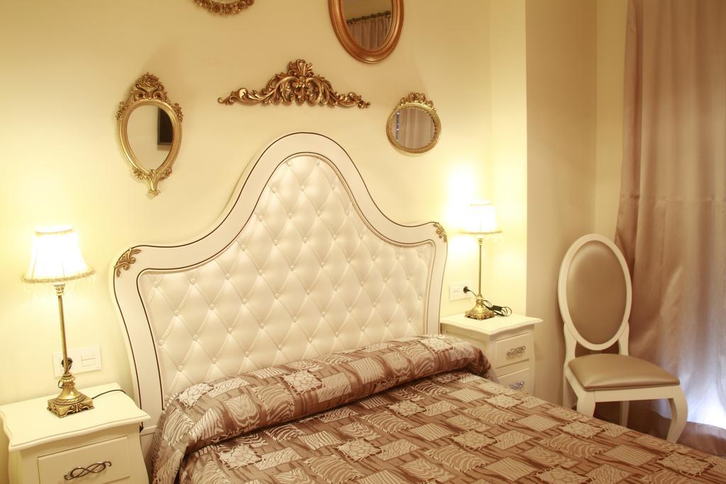 Hostal Flor De Lis- Lojo Hotel Конил-де-ла-Фронтера Екстериор снимка