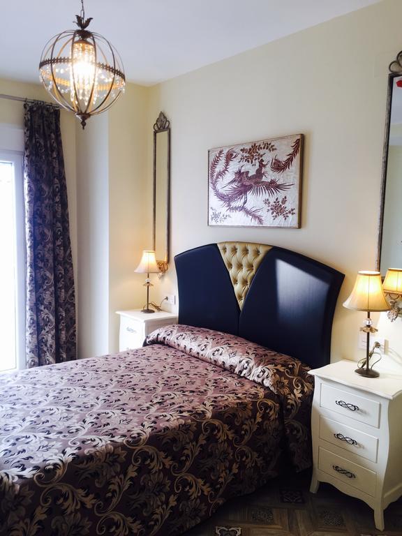 Hostal Flor De Lis- Lojo Hotel Конил-де-ла-Фронтера Екстериор снимка